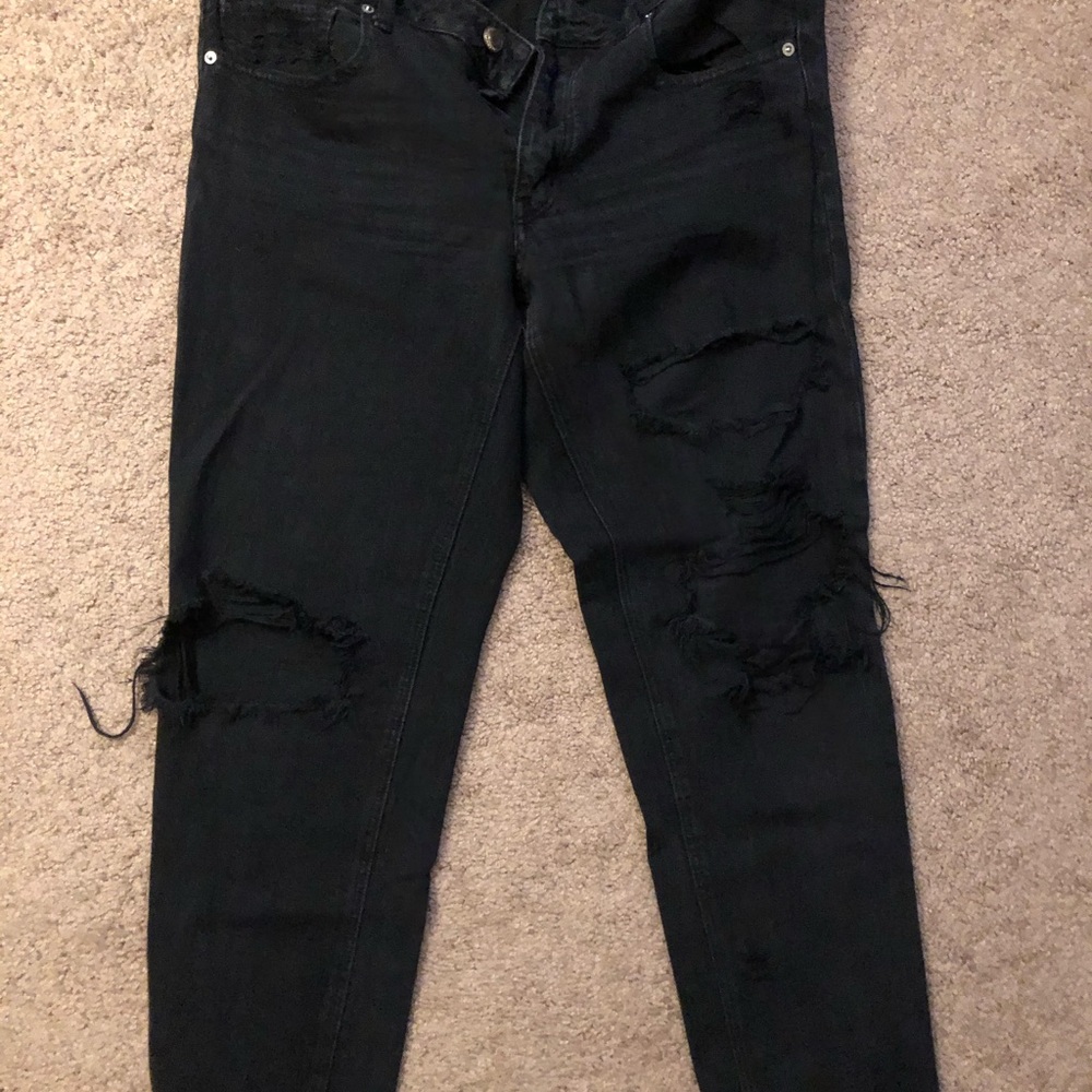 AE Tomgirl Jeans. destroyed